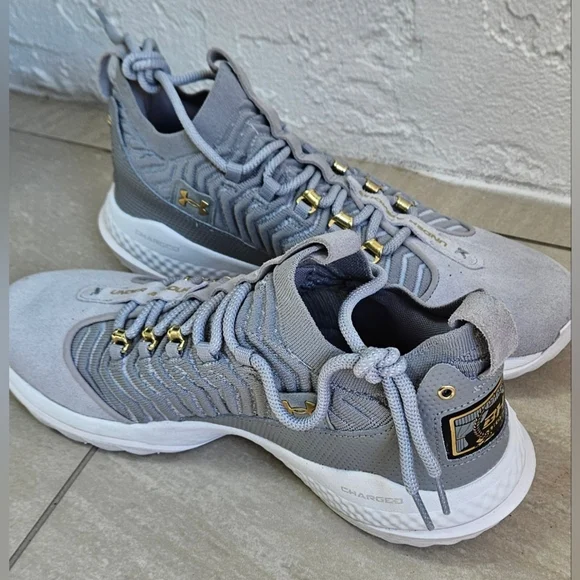 🌟NWOT Under Armour Mens Harper 9 Turf Baseball Shoes 🌟 - Picture 3 of 8